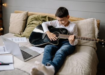enfant guitare