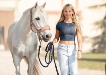 Giulia Sarkozy manicure